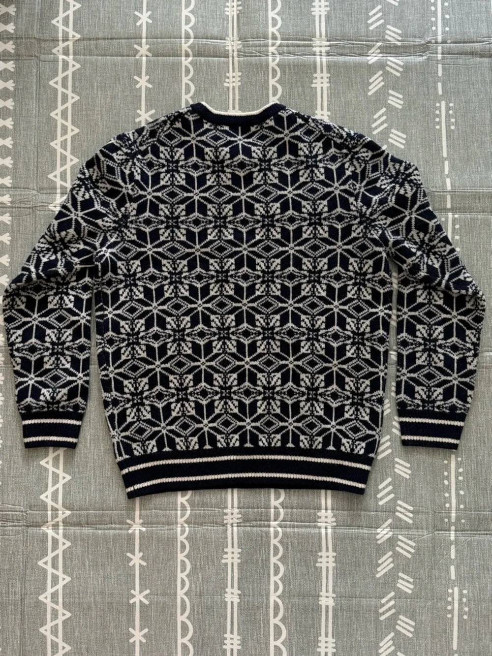 Vineyard Vines bold geometric